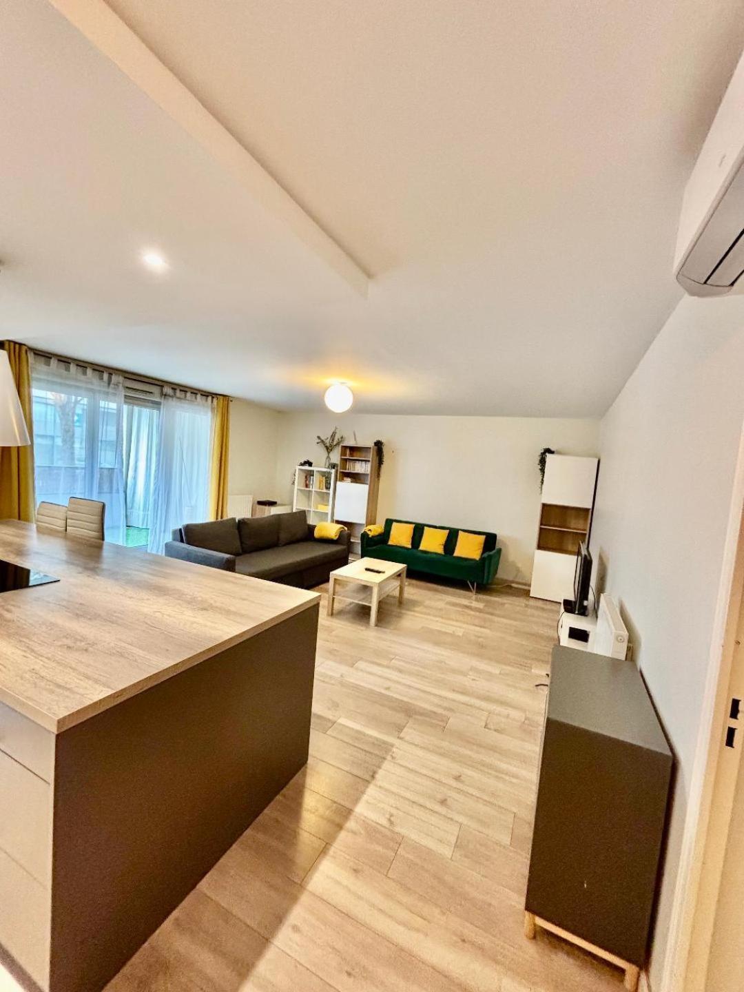 Top !!! 3 Chambres, Climatisation, Terrasse فيليوربان المظهر الخارجي الصورة